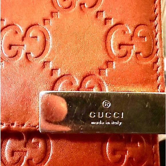 AUTHENTIC GUCCI GG embossed compact with snap wallet - Picture 3 of 9